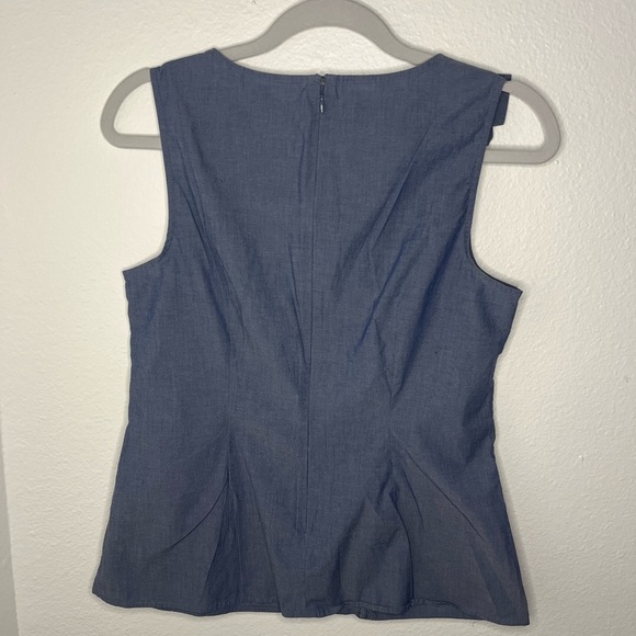 Banana Republic Women’s Blue Ruffled Sleeveless Blouse - Picture 3 of 4
